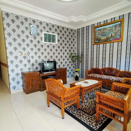 Villa Neza Sarangan Buitenkant foto