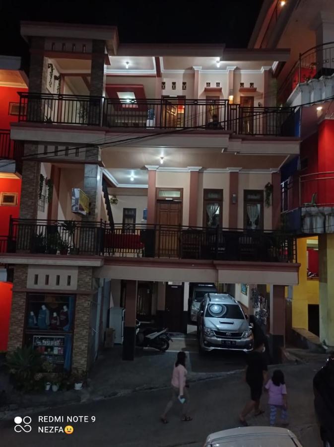 Villa Neza Sarangan Buitenkant foto