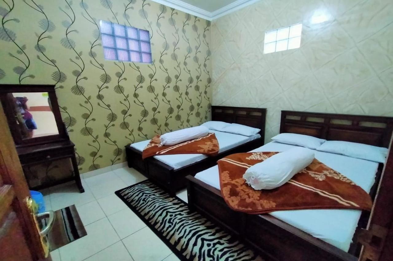 Villa Neza Sarangan Buitenkant foto