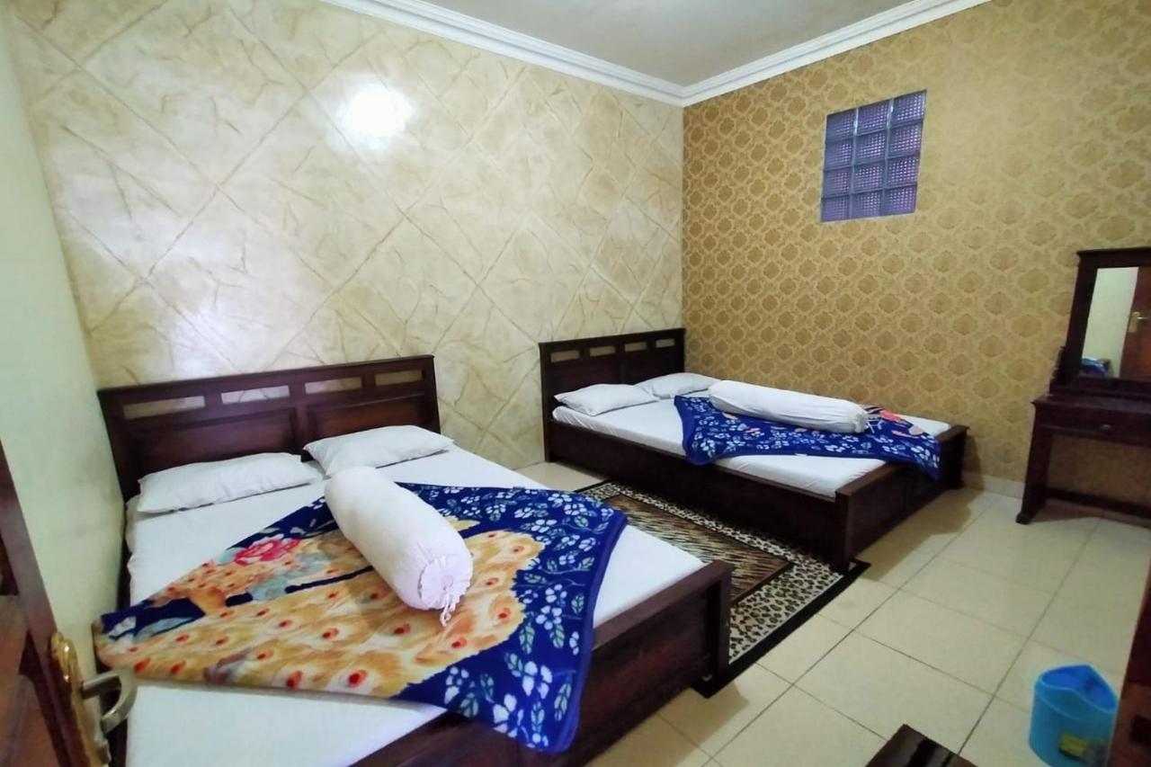 Villa Neza Sarangan Buitenkant foto